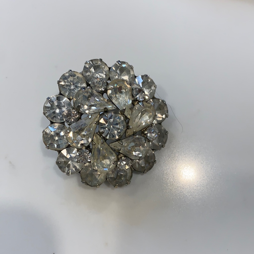 Vintage Weiss Rhinestone Brooch 29$